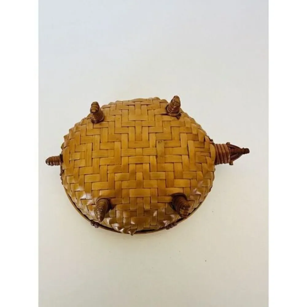 Rattan Turtle Armadillo Basket with Lid ‎ Decorative Box
